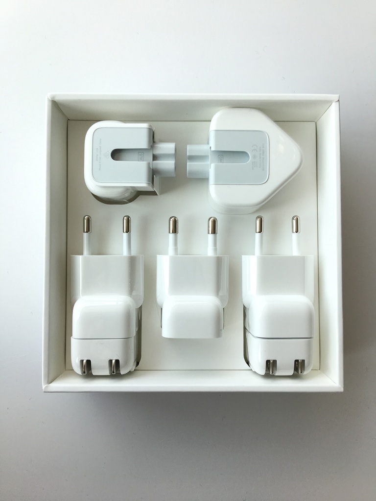 Комплект накрайници за зарядни 220V за Apple, World Travel Adapter Kit ...