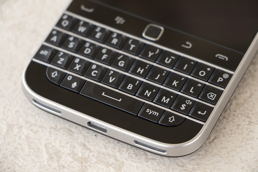 BlackBerry ще имат още един, последен смартфон с емблематичната им физическа клавиатура