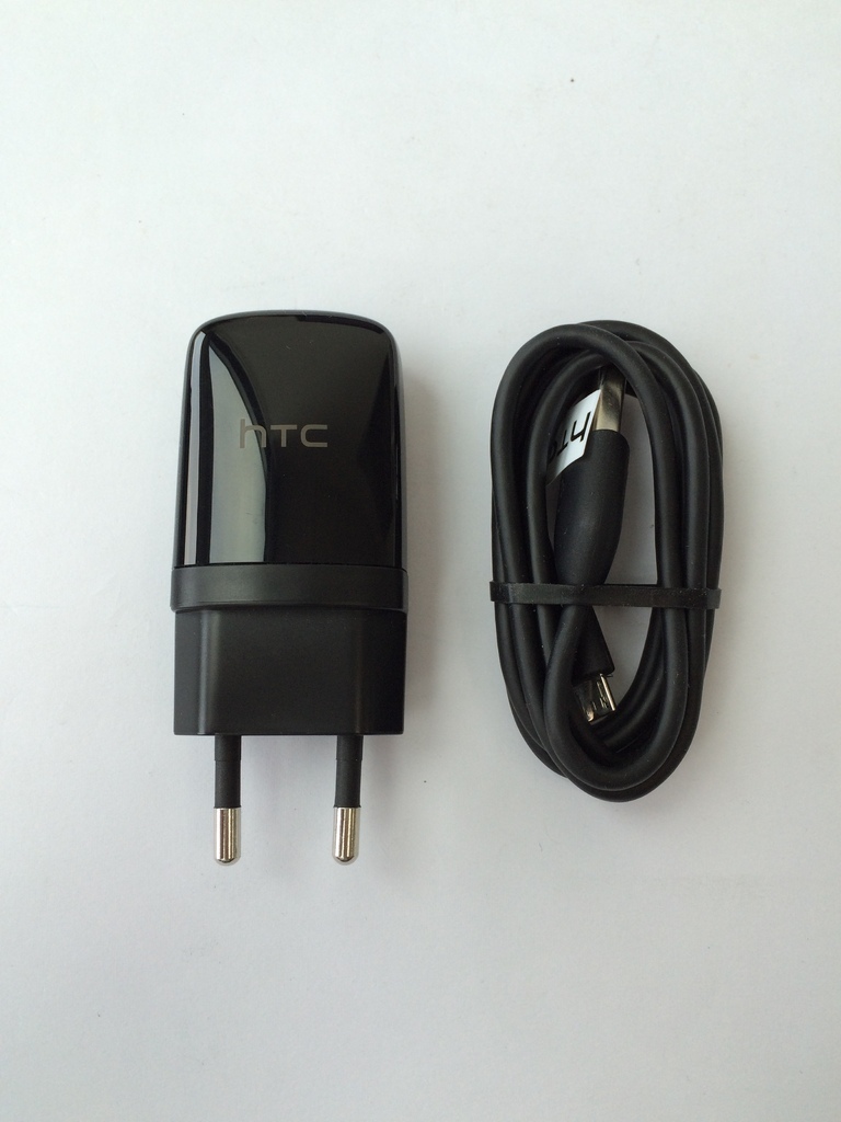 Оригинално зарядно 220V за HTC Desire 826