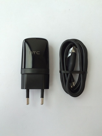 Оригинално зарядно 220V за HTC Desire 320
