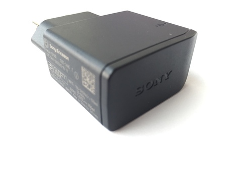 Оригинално зарядно 220V Sony Xperia EP800