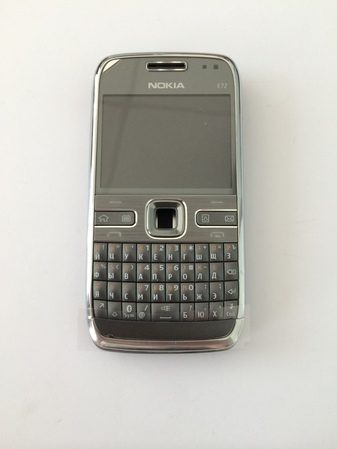 Панел за Nokia E72