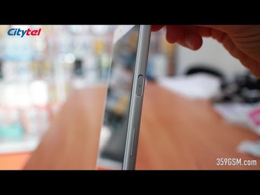 Как да залепите сами стъкления протектор на смартфона си