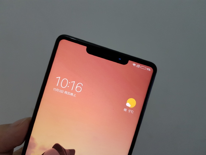 Xiaomi работят по наследник на Mi Mix 2?