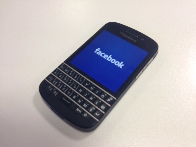 BlackBerry 10 и Facebook